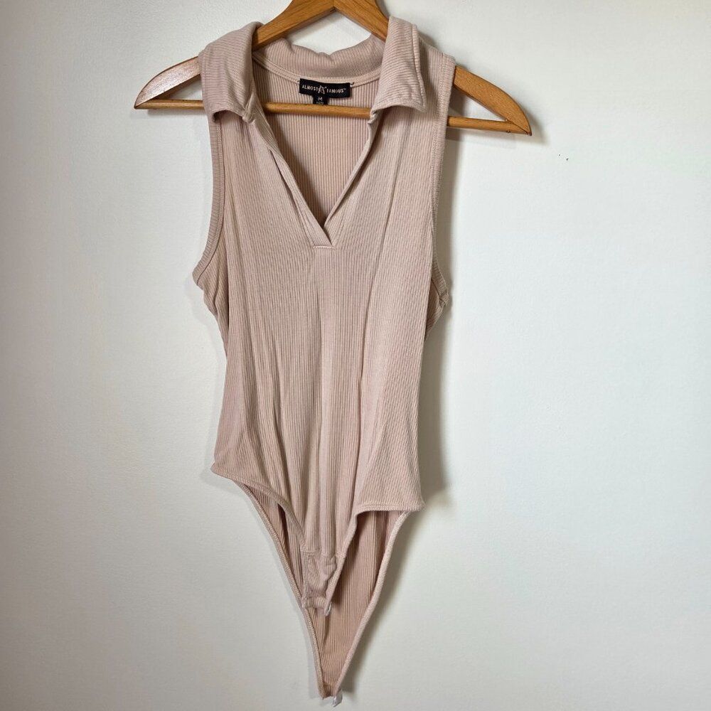 EUC ALMOST FAMOUS TAN / CREAM RIBBED SLEEVES COLLARED V NECK BODYSIUT SZ M